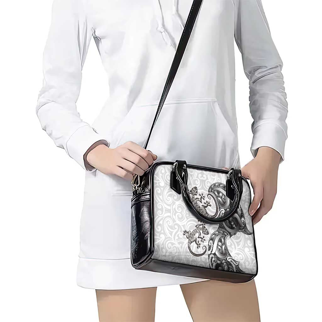 New Zealand Gecko Maori Art Tattoo Shoulder Handbag White Color