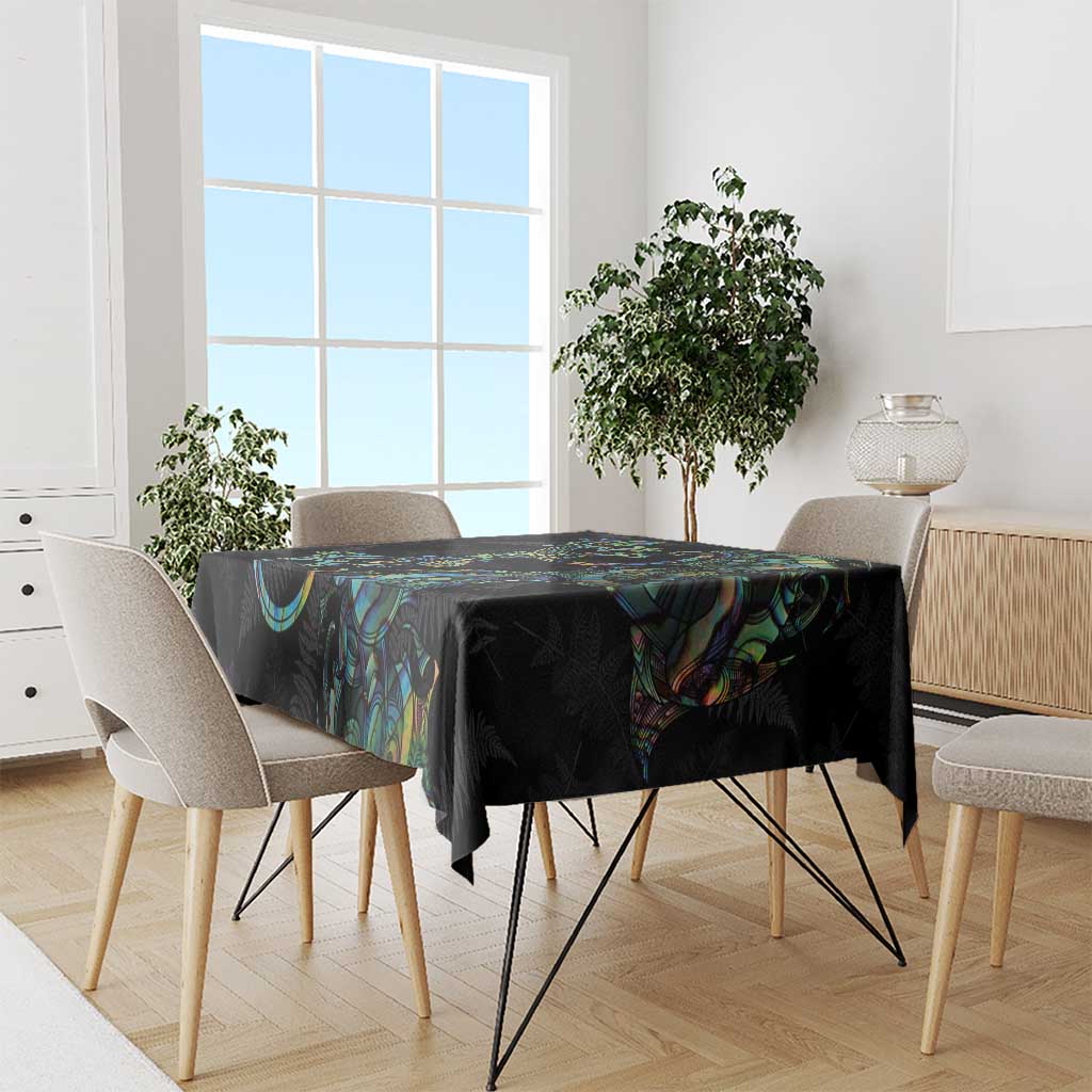 New Zealand Gecko Maori Art Tattoo Tablecloth Silver Fern and Paua Shell Mode