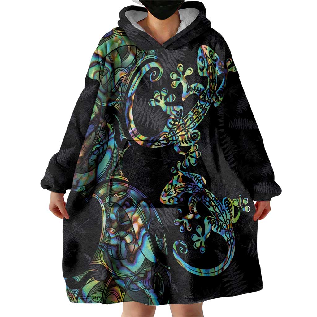 New Zealand Gecko Maori Art Tattoo Wearable Blanket Hoodie Silver Fern and Paua Shell Mode LT03 - Polynesian Pride