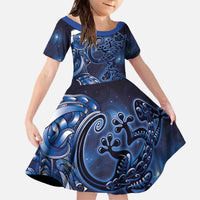 New Zealand Gecko Maori Art Tattoo Family Matching Off The Shoulder Long Sleeve Dress and Hawaiian Shirt Matariki Mode LT03 Daughter's Dress Blue - Polynesian Pride