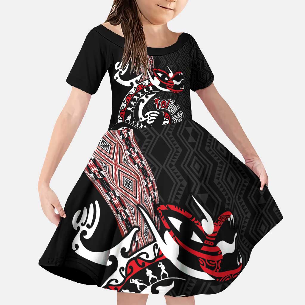 Aotearoa Toitu Te Tiriti Taniko Family Matching Summer Maxi Dress and Hawaiian Shirt Maori Taniwha Haka - Honour the Treaty LT03 Daughter's Dress Black - Polynesian Pride