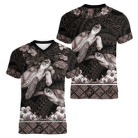 Hawaiian Lei Turtle and Plumeria Women V-Neck T-Shirt Polynerian Art Tattoo-Grayscale Mode
