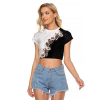 Hawaii Grayscale Hibiscus Flowers Raglan Cropped T Shirt Polynesian Pattern With Half Black White Version
