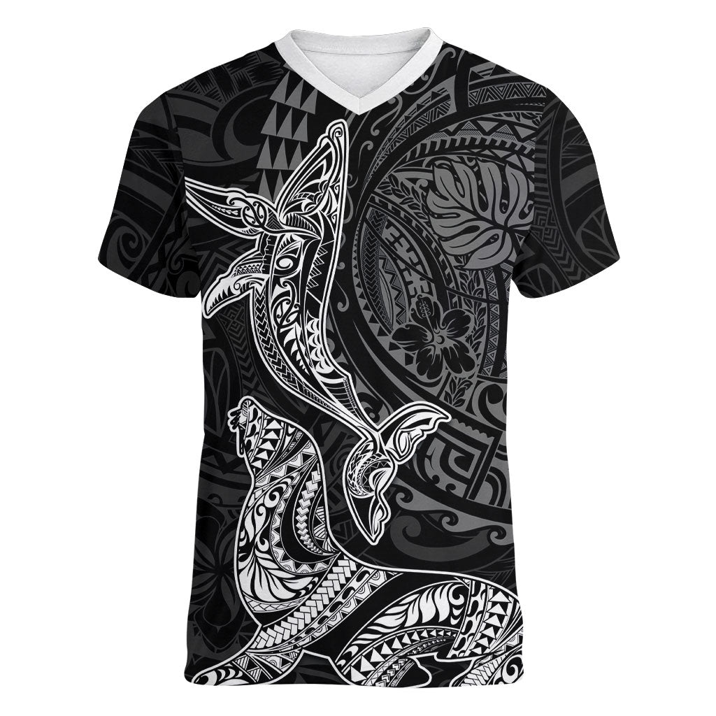 Hawaiian Monk Seal and Whale Women V-Neck T-Shirt Kakau Tribal Pattern Grayscale