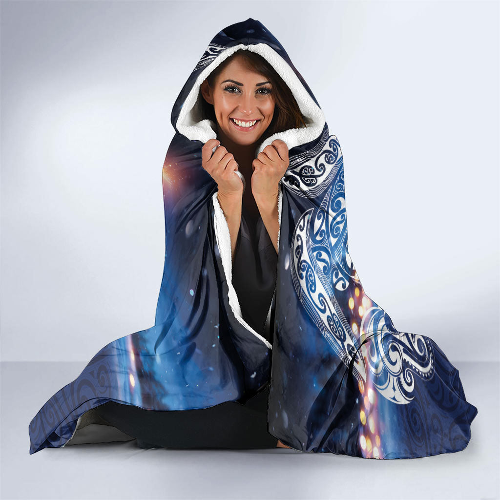New Zealand Merry Christmas Hooded Blanket Maori Tribal Pattern with Xmas Tui Bird