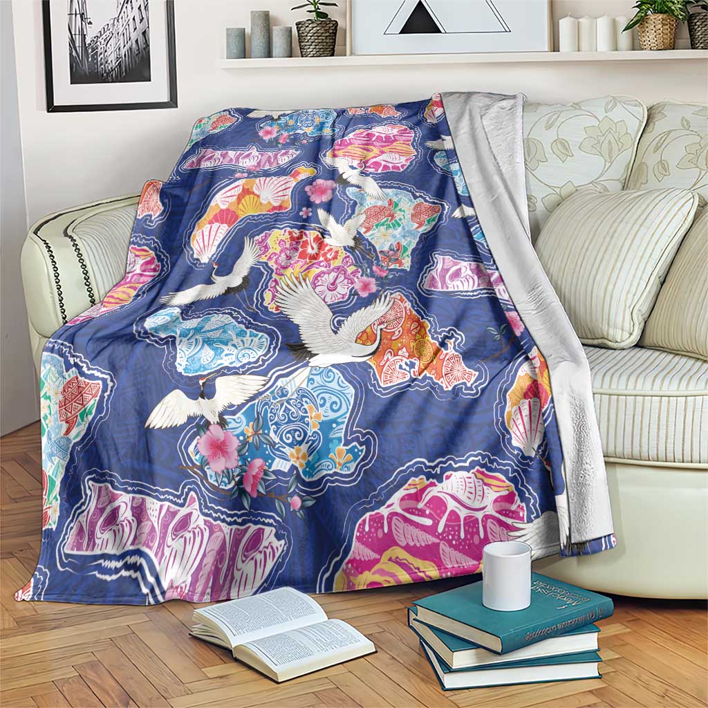 Hawaiian and Japanese Culture Together Blanket Hawaiian Archipelago Shape Sea Animals