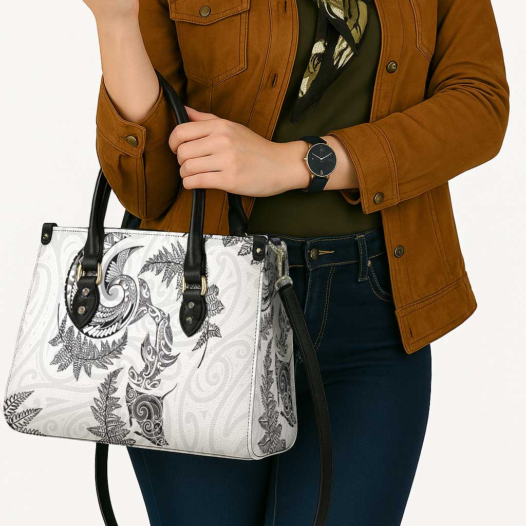 New Zealand Sea Animals with Maori Tribal Tattoo Leather Bag Shark Manta Ray with Silver Fern White LT03 - Polynesian Pride
