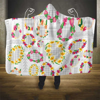 Hawaiian Kakau Tattoo Leis and Palaka Pattern Hooded Blanket Traditional Aloha Tribal White Color