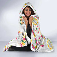 Hawaiian Kakau Tattoo Leis and Palaka Pattern Hooded Blanket Traditional Aloha Tribal White Color