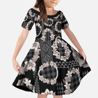 Hawaiian Leis Family Matching Off Shoulder Maxi Dress and Hawaiian Shirt Kakau Tattoos and Palaka Pastel Grayscale LT03 Daughter's Dress Black - Polynesian Pride