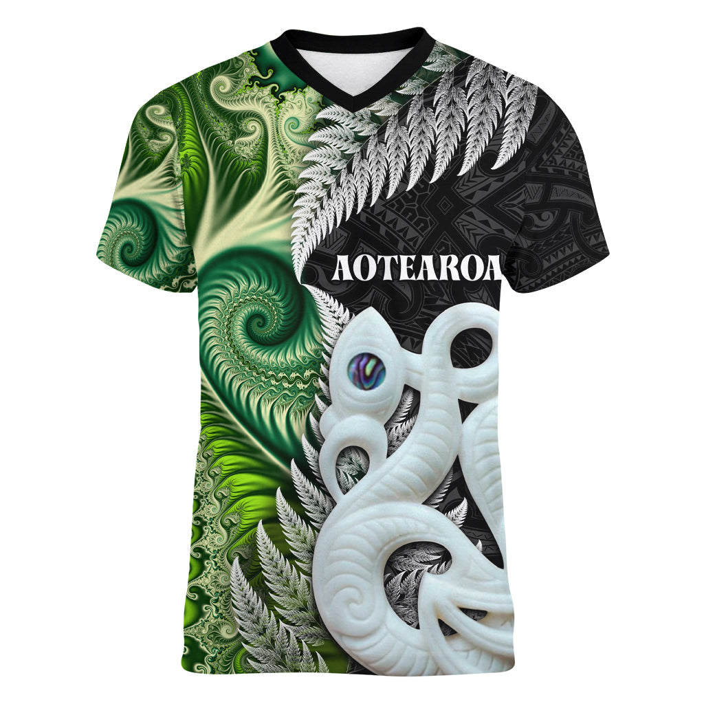 New Zealand Koru Natural Women V-Neck T-Shirt Manaia and Silver Fern Maori Pattern