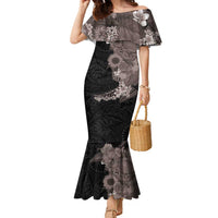Hawaiian Tropical Plants and Chameleon Family Matching Mermaid Dress and Hawaiian Shirt Polynesian Art Grayscale LT03 Mom's Dress Black - Polynesian Pride
