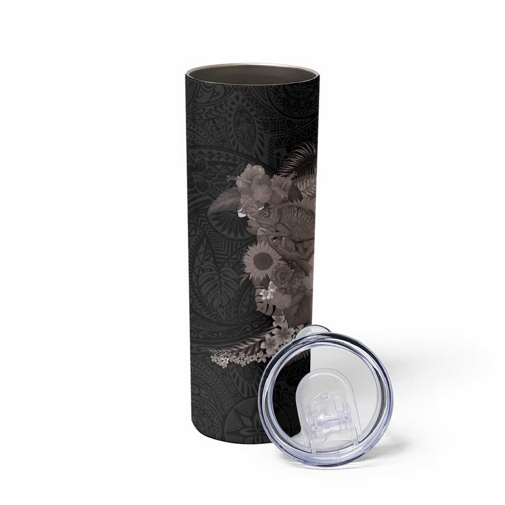 Hawaiian Tropical Plants and Chameleon Skinny Tumbler Polynesian Art Grayscale - Polynesian Pride