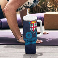 Fiji Coat of Arms Traditional Dashiki Tumbler With Handle Tapa Art and Palm Leaves Pattern Dark Navy Color - Polynesian Pride