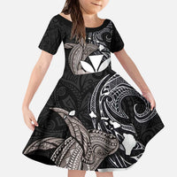 Hawaiian Whale and Kanaka Maoli Symbol Family Matching Puletasi and Hawaiian Shirt Hibiscus with Hawaii Map and Polynesian Tattoo Grayscale Color LT03 Daughter's Dress Black - Polynesian Pride