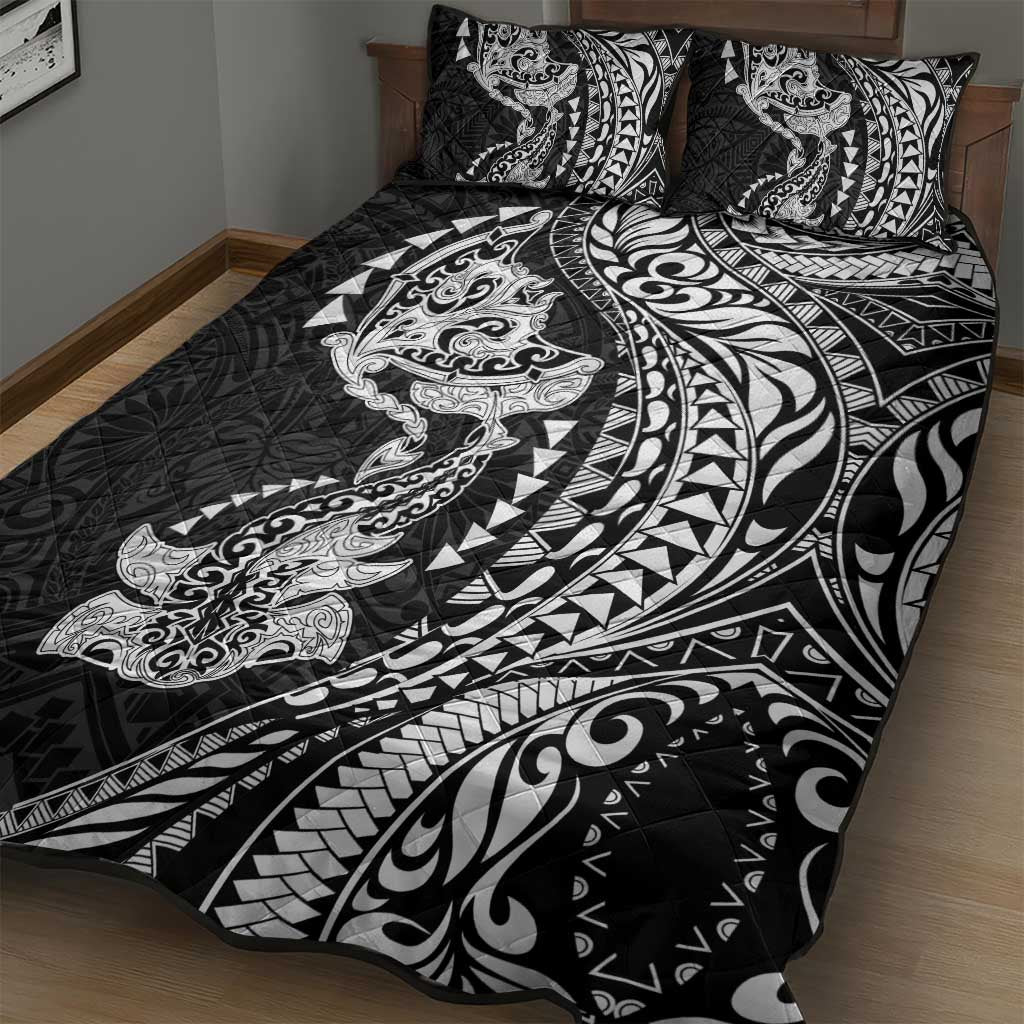 Hawaiian Manta Ray and Hammerhead Shark Tribal Tattoo Quilt Bed Set with Polynesian Tribal Pattern Black-White Color