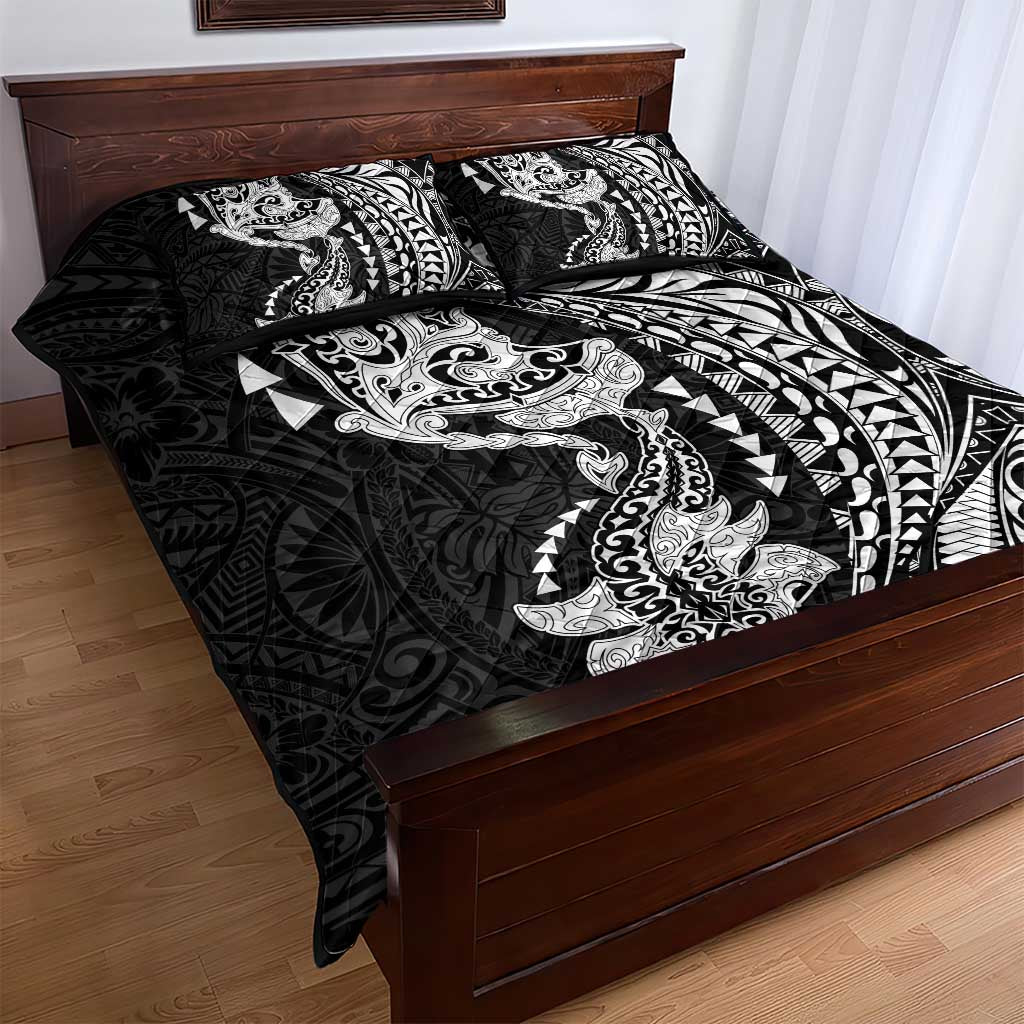Hawaiian Manta Ray and Hammerhead Shark Tribal Tattoo Quilt Bed Set with Polynesian Tribal Pattern Black-White Color