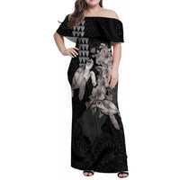 Hawaiian Turtle Love Couple Family Matching Off Shoulder Maxi Dress and Hawaiian Shirt - Sweet Hibiscus and Kakau Pattern Grayscale Color LT03 Mom's Dress Black - Polynesian Pride