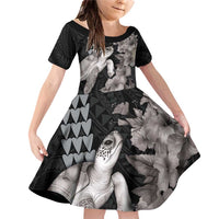 Hawaiian Turtle Love Couple Family Matching Off Shoulder Short Dress and Hawaiian Shirt - Sweet Hibiscus and Kakau Pattern Grayscale Color LT03 Daughter's Dress Black - Polynesian Pride