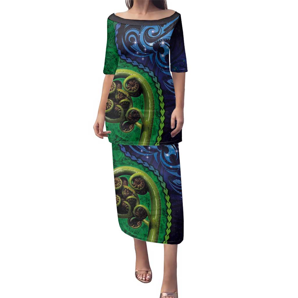 New Zealand Matariki Fern Frond Koru Family Matching Puletasi and Hawaiian Shirt with Galaxy Blue Sky and Green Paua Shell Art LT03 Mom's Dress Blue - Polynesian Pride