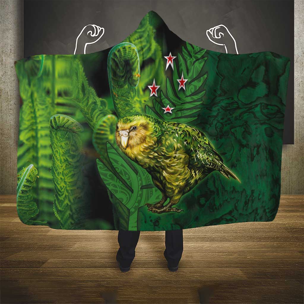 New Zealand Kkp Hooded Blanket Silver Fern with Close up of Green Fern Leaves and Maori Tattoo LT03 - Polynesian Pride