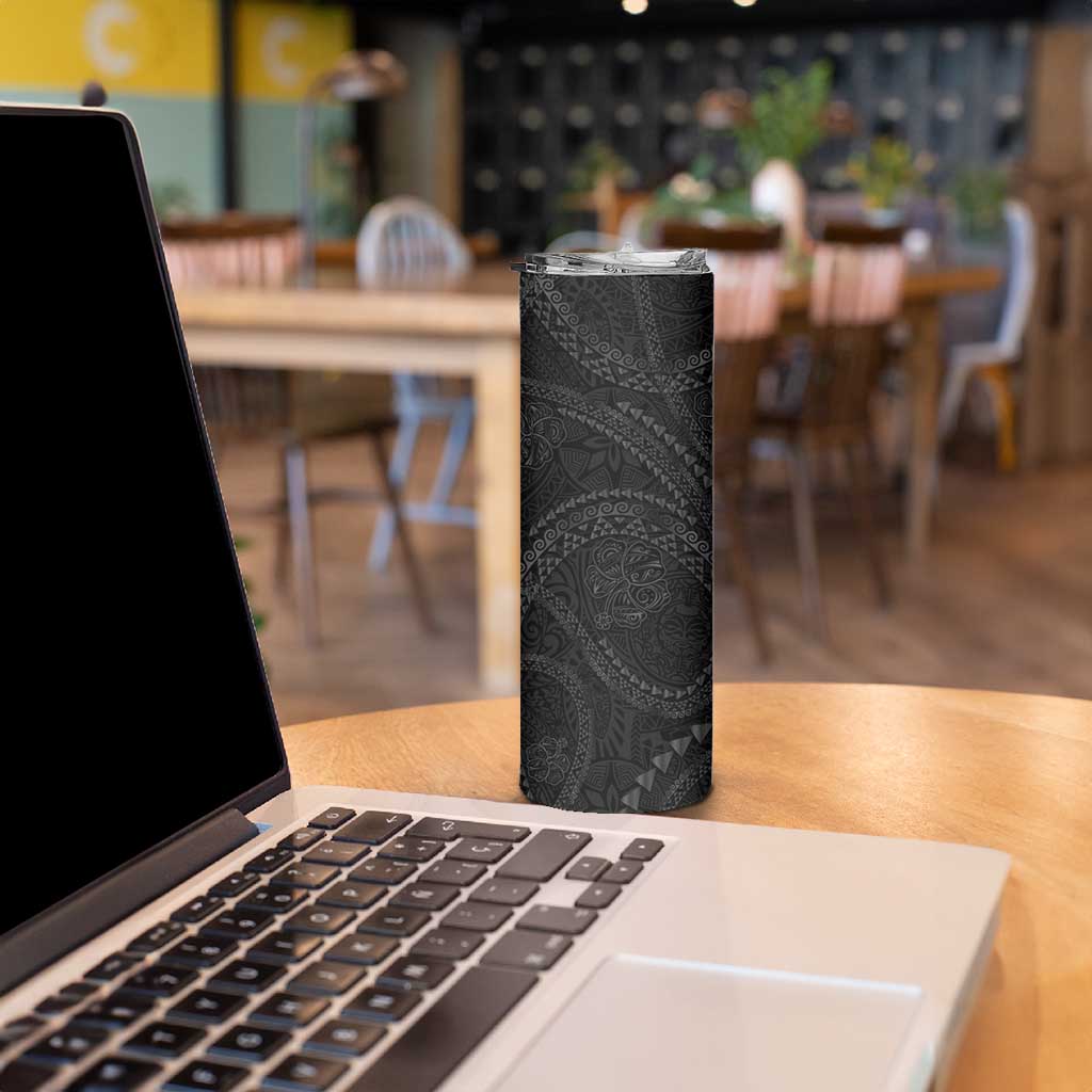 Hawaiian Kakau Art and Hisbiscus Tattoo Skinny Tumbler Tribal Pattern-Black Gradient Style - Polynesian Pride