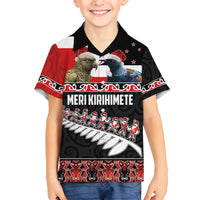 New Zealand Meri Kirihimete Family Matching Off Shoulder Maxi Dress and Hawaiian Shirt Christmas Tui Bird and Kea Bird - Haka Santa with Maori Koru Art Pattern LT03 Son's Shirt Black - Polynesian Pride