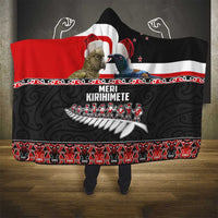 New Zealand Meri Kirihimete Hooded Blanket Christmas Tui Bird and Kea Bird - Haka Santa with Maori Koru Art Pattern LT03 - Polynesian Pride