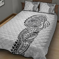 Hawaiian Traditional Tattoos Quilt Bed Set Kakau Tribal Tropical Plant Motif White Color
