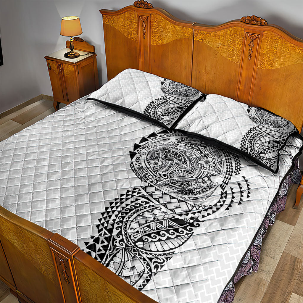 Hawaiian Traditional Tattoos Quilt Bed Set Kakau Tribal Tropical Plant Motif White Color