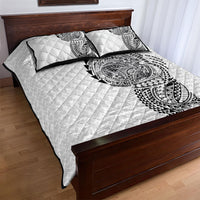 Hawaiian Traditional Tattoos Quilt Bed Set Kakau Tribal Tropical Plant Motif White Color