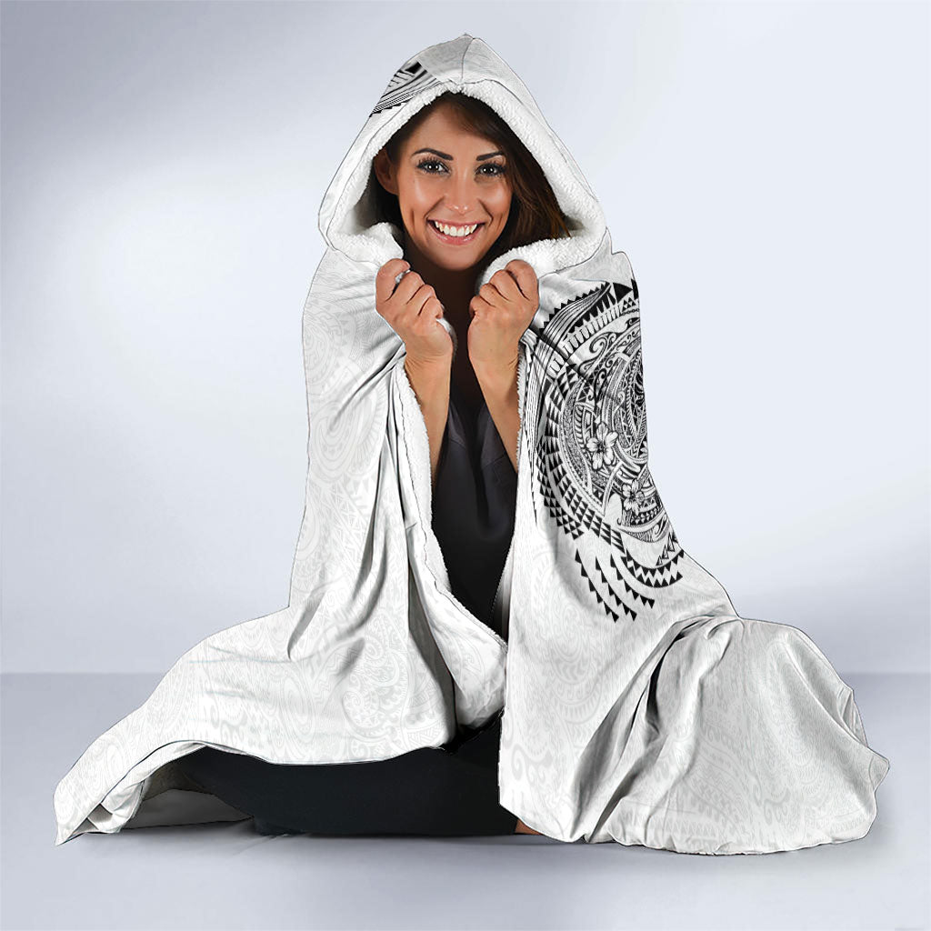 Hawaiian Kakau Tribal Sea Animals Tattoos Hooded Blanket White Color