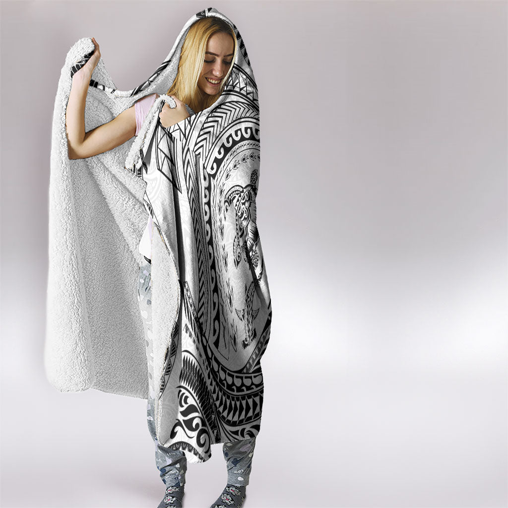 Hawaiian Turtle and Shark Hooded Blanket Kakau Tribal with Polynesian Pattern White Color