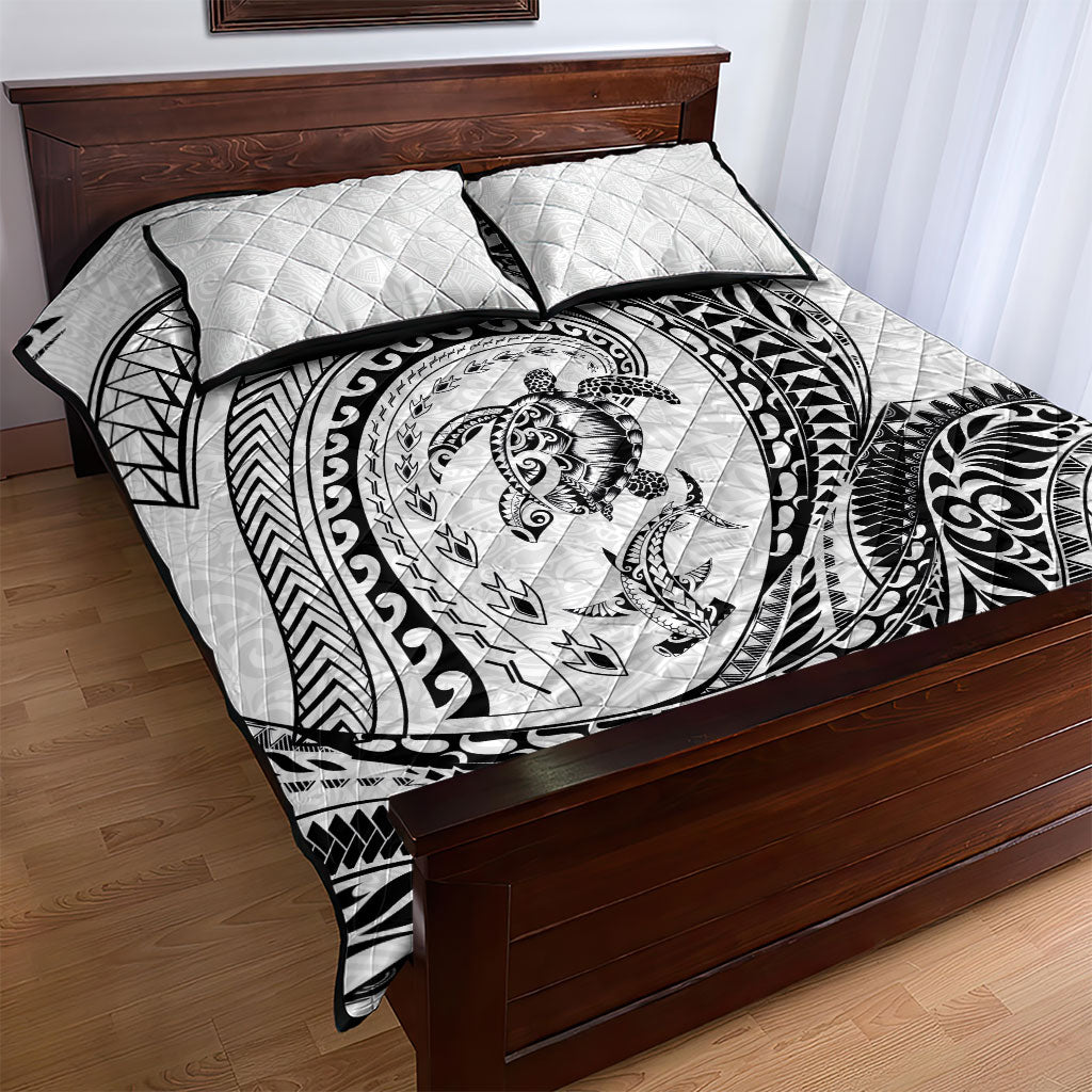 Hawaiian Turtle and Shark Quilt Bed Set Kakau Tribal with Polynesian Pattern White Color