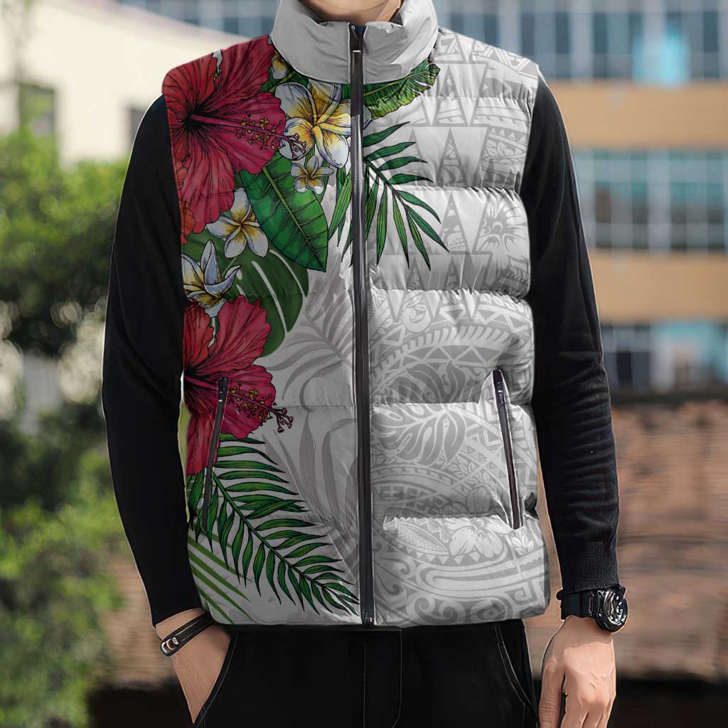 Hawaiian Tropical Plants Sleeveless Puffer Jacket Kakau Tattoo and Polynesian Pattern Half White Color