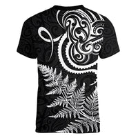 New Zealand Octopus Tattoo and Fern Women V-Neck T-Shirt Maori Pattern