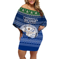 Personalised Marshall Islands Christmas Family Matching Off Shoulder Short Dress and Hawaiian Shirt Coat of Arms and Map Beautiful Merry Xmas Snowflake LT03 Mom's Dress Blue - Polynesian Pride