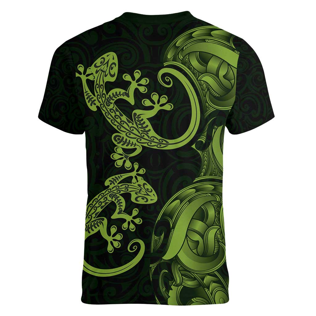 New Zealand Gecko Maori Art Tattoo Women V-Neck T-Shirt