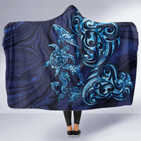 New Zealand Connecting with Seas Hooded Blanket Maori Tribal and Sea Animals Tattoo - Sea Texture Glass Style LT03 One Size Navy - Polynesian Pride