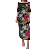 Hawaiian Tropical Flowers and Tribal Turtles Family Matching Puletasi and Hawaiian Shirt Polynesian Art Motifs Black Color LT03 Mom's Dress Black - Polynesian Pride