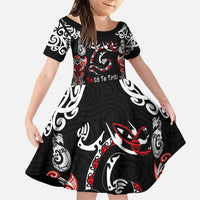 Aotearoa Toitu Te Tiriti-Maori Taniwha Family Matching Puletasi and Hawaiian Shirt Toitu Te Whenua Toitu Te Reo Maori LT03 Daughter's Dress Black - Polynesian Pride