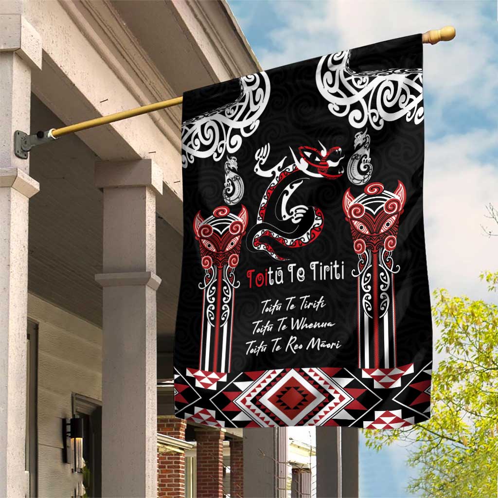 Aotearoa Toitu Te Tiriti-Maori Taniwha Garden Flag Toitu Te Whenua Toitu Te Reo Maori LT03 House Flag Black - Polynesian Pride