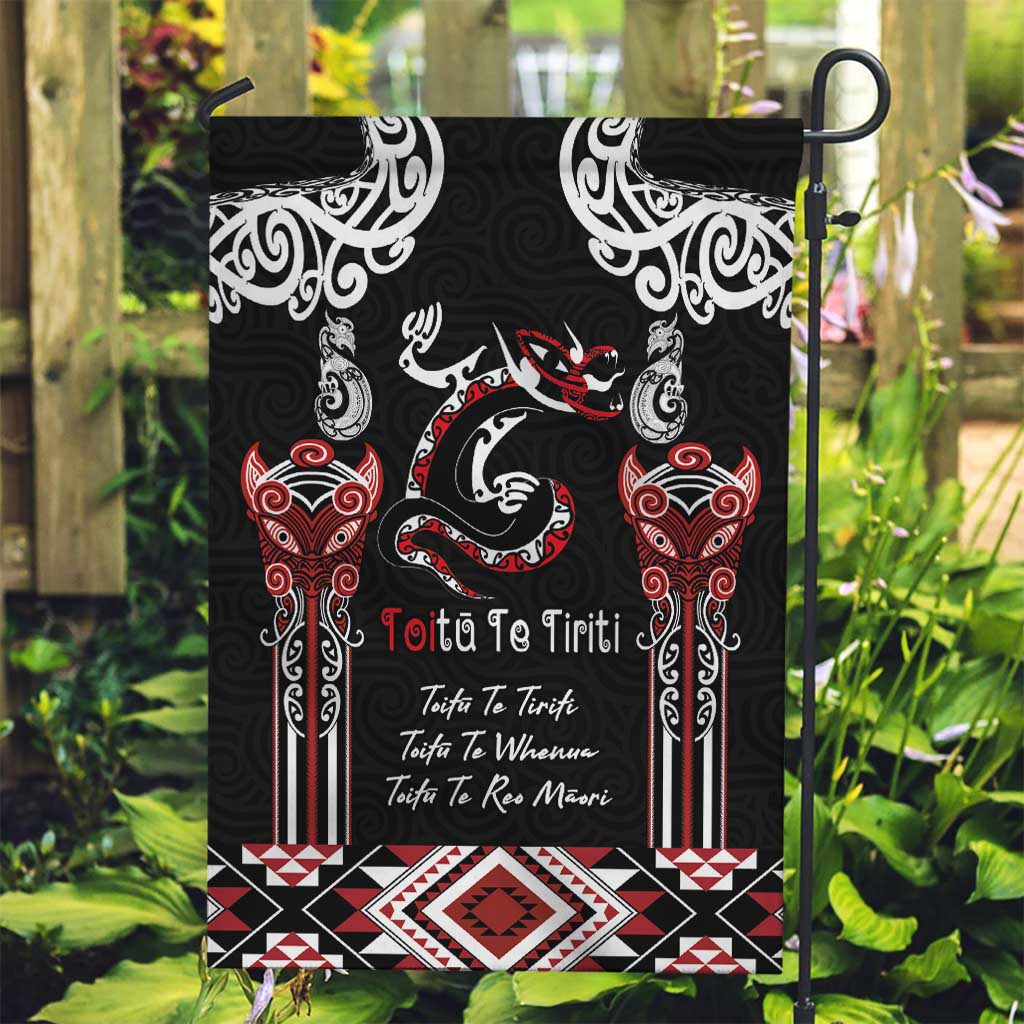 Aotearoa Toitu Te Tiriti-Maori Taniwha Garden Flag Toitu Te Whenua Toitu Te Reo Maori LT03 Garden Flag Black - Polynesian Pride