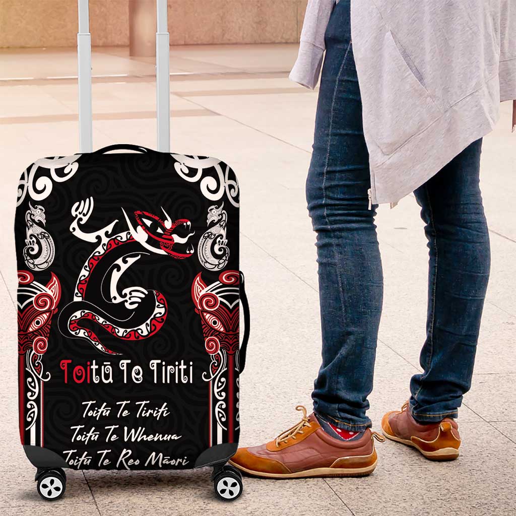 Aotearoa Toitu Te Tiriti-Maori Taniwha Luggage Cover Toitu Te Whenua Toitu Te Reo Maori LT03 Black - Polynesian Pride