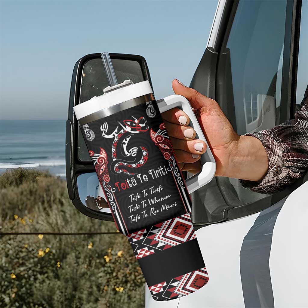 Aotearoa Toitu Te Tiriti-Maori Taniwha Tumbler With Handle Toitu Te Whenua Toitu Te Reo Maori LT03 - Polynesian Pride