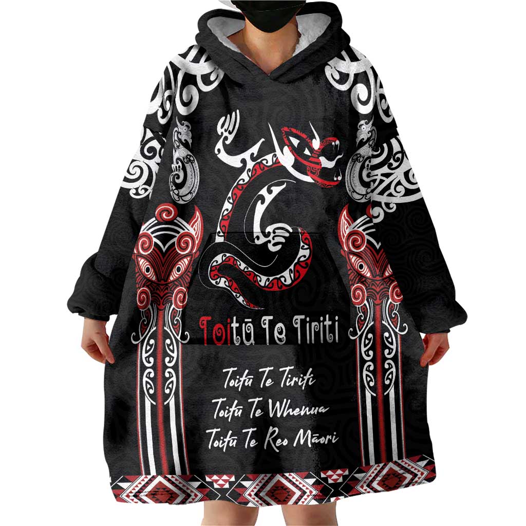 Aotearoa Toitu Te Tiriti-Maori Taniwha Wearable Blanket Hoodie Toitu Te Whenua Toitu Te Reo Maori LT03 - Polynesian Pride