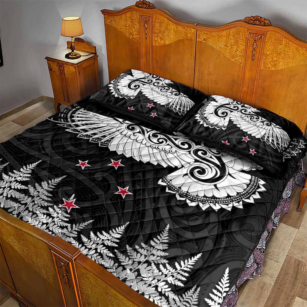 New Zealand Kea Bird Quilt Bed Set Maori Tattoo and Silver Fern Black Color