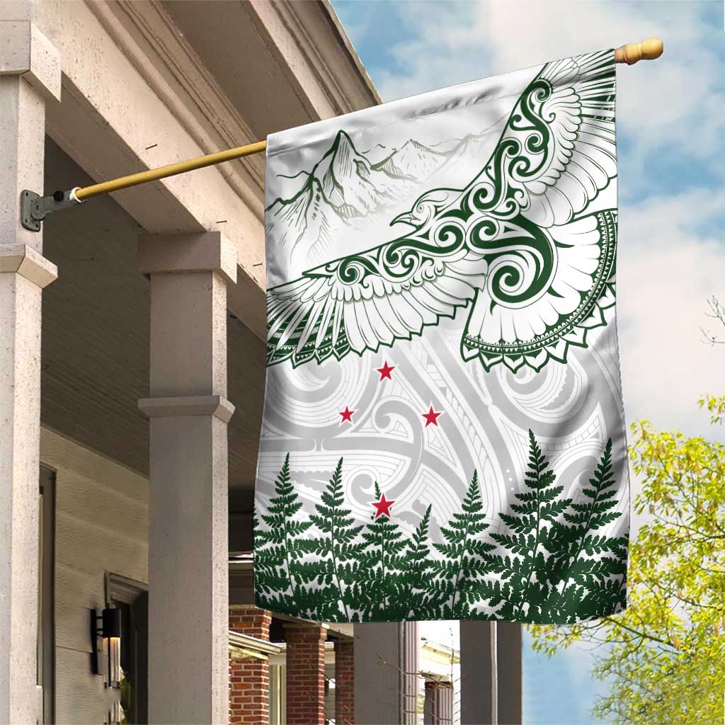 New Zealand Kea Bird Garden Flag Maori Tattoo and Silver Fern Green Color LT03 House Flag White - Polynesian Pride