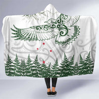 New Zealand Kea Bird Hooded Blanket Maori Tattoo and Silver Fern Green Color LT03 One Size White - Polynesian Pride