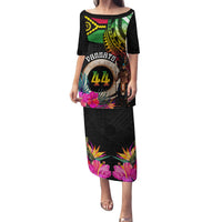 Personalised Vanuatu 44th Anniversary Family Matching Puletasi and Hawaiian Shirt Boars Tusk and Melanesian Warrior Indipendens Dei LT03 Mom's Dress Black - Polynesian Pride